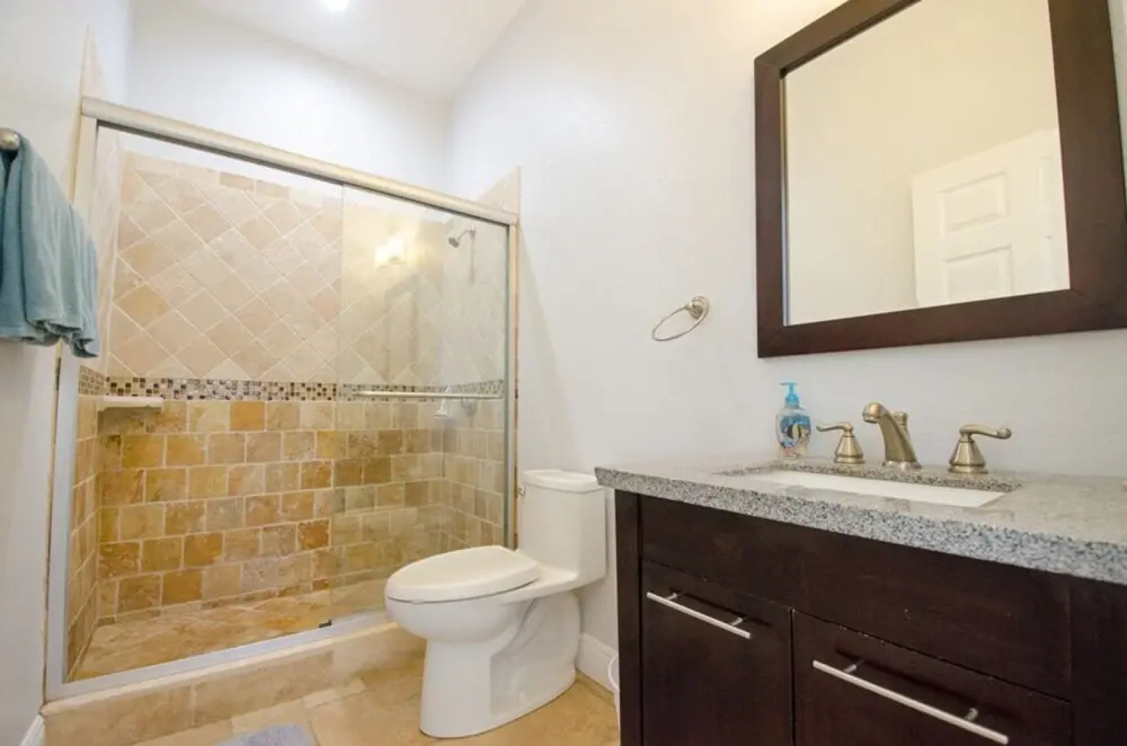 Vistalmar Three Bedroom Deluxe Apartment