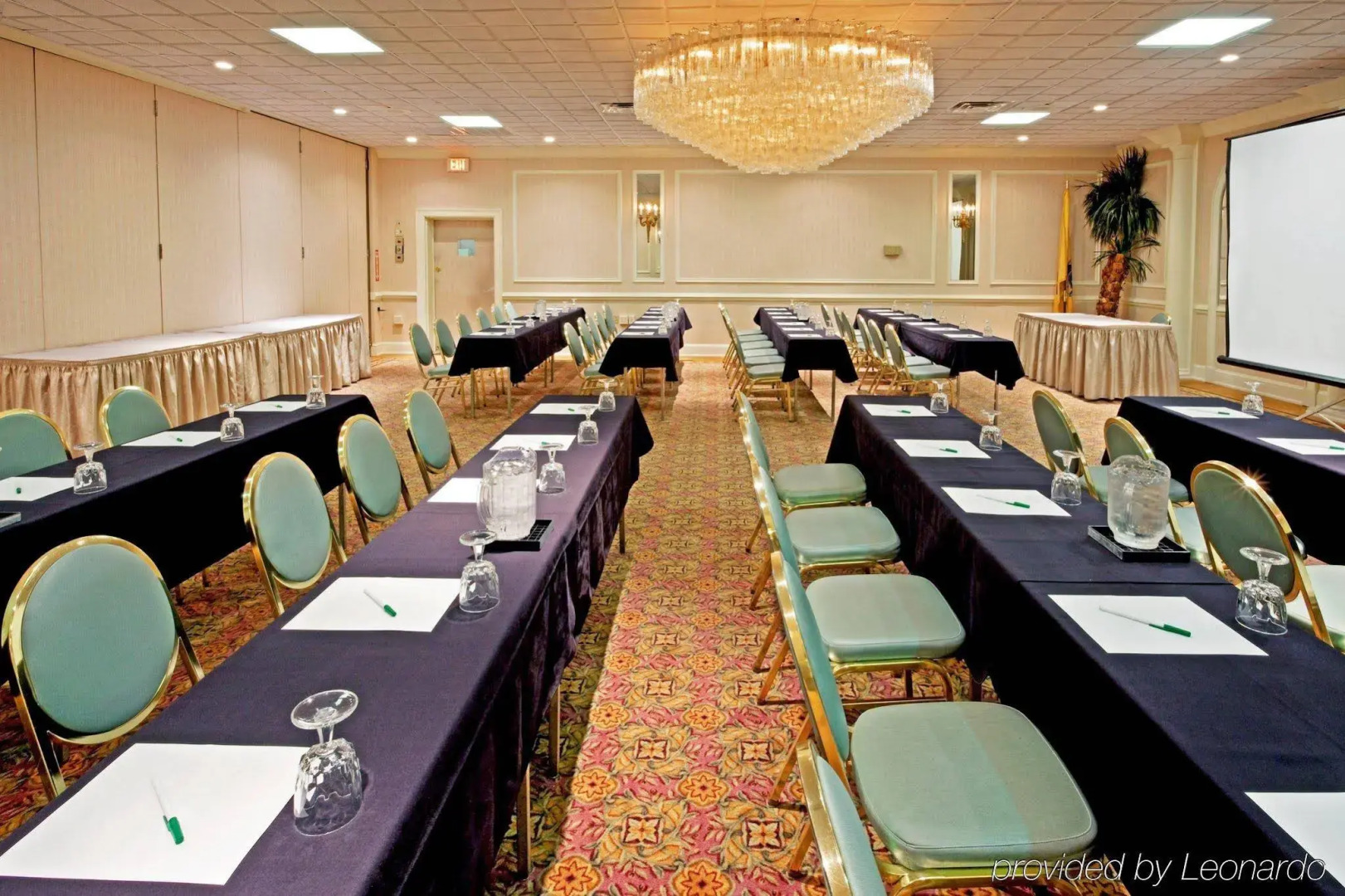 Red Roof PLUS+ Newark Liberty Airport - Carteret