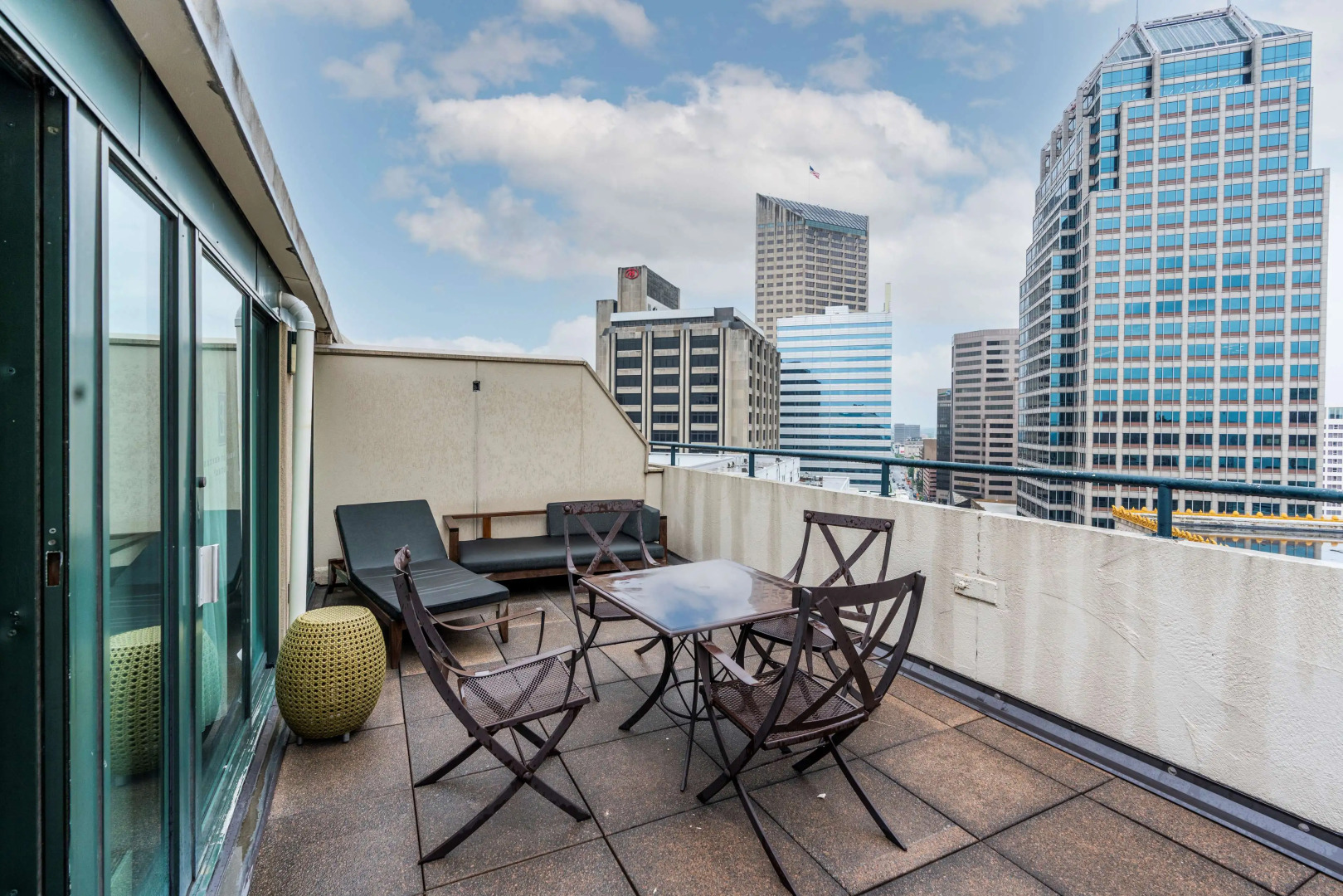 Embassy Suites by Hilton Indianapolis Downtown