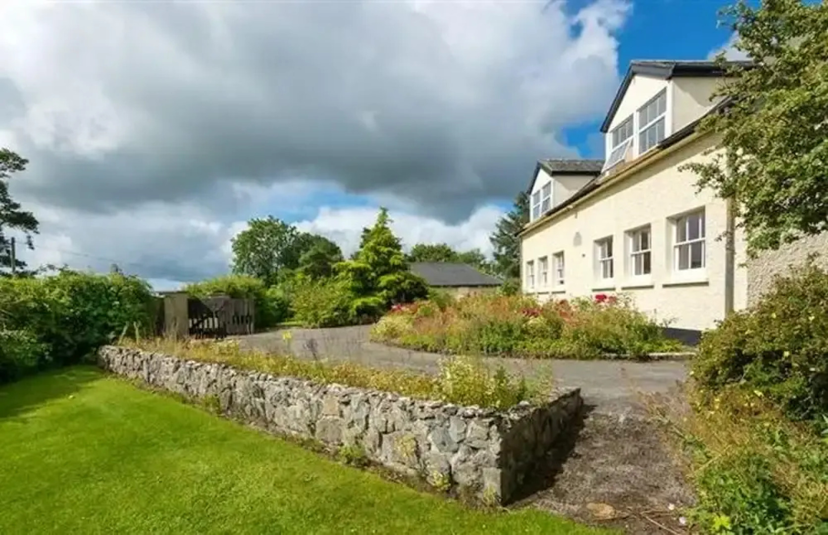 House With 5 Bedrooms in Eyrecourt, With Enclosed Garden Near the Beach