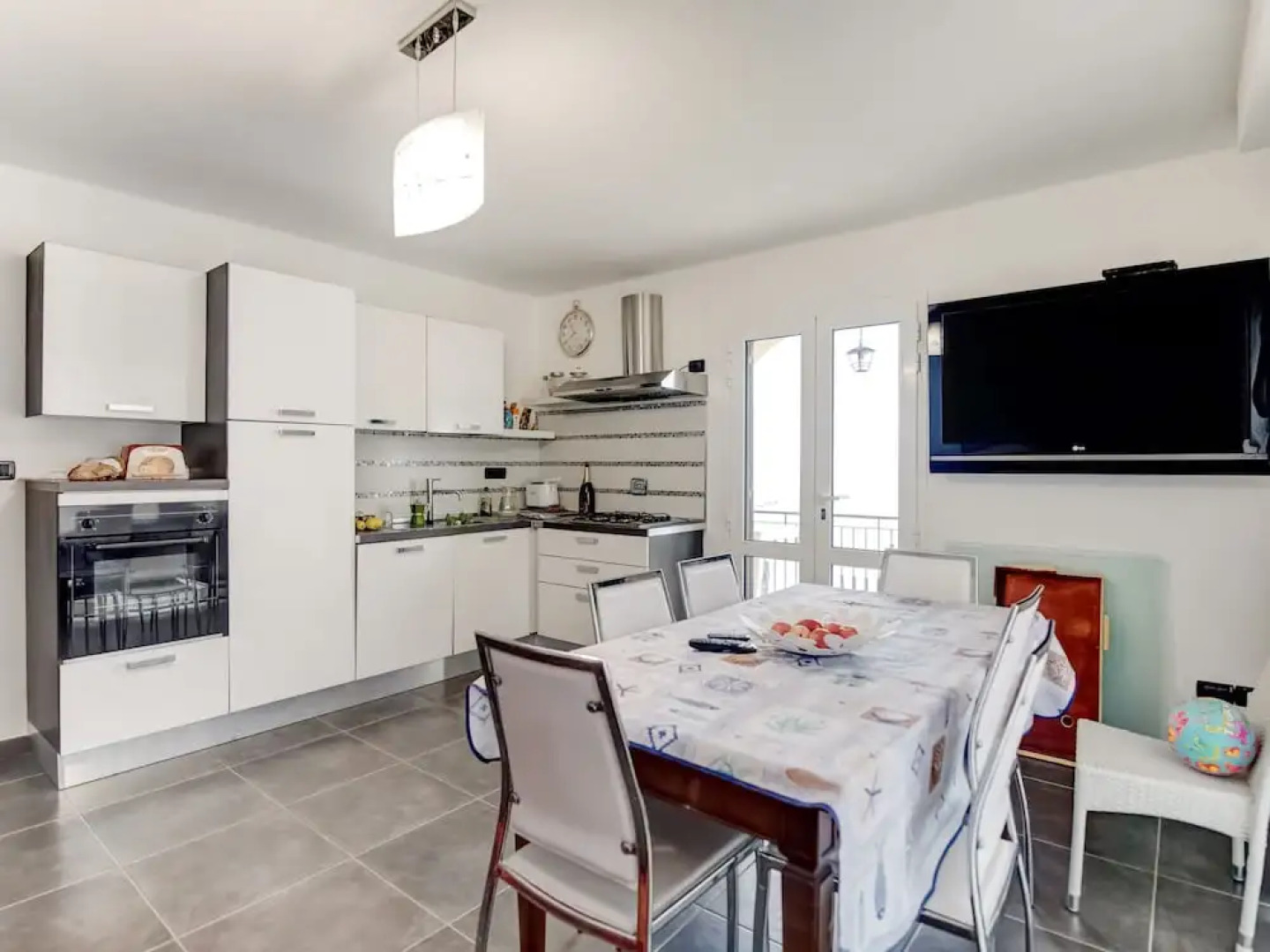 Gorgeous Apartment in Cipressa With Terrace