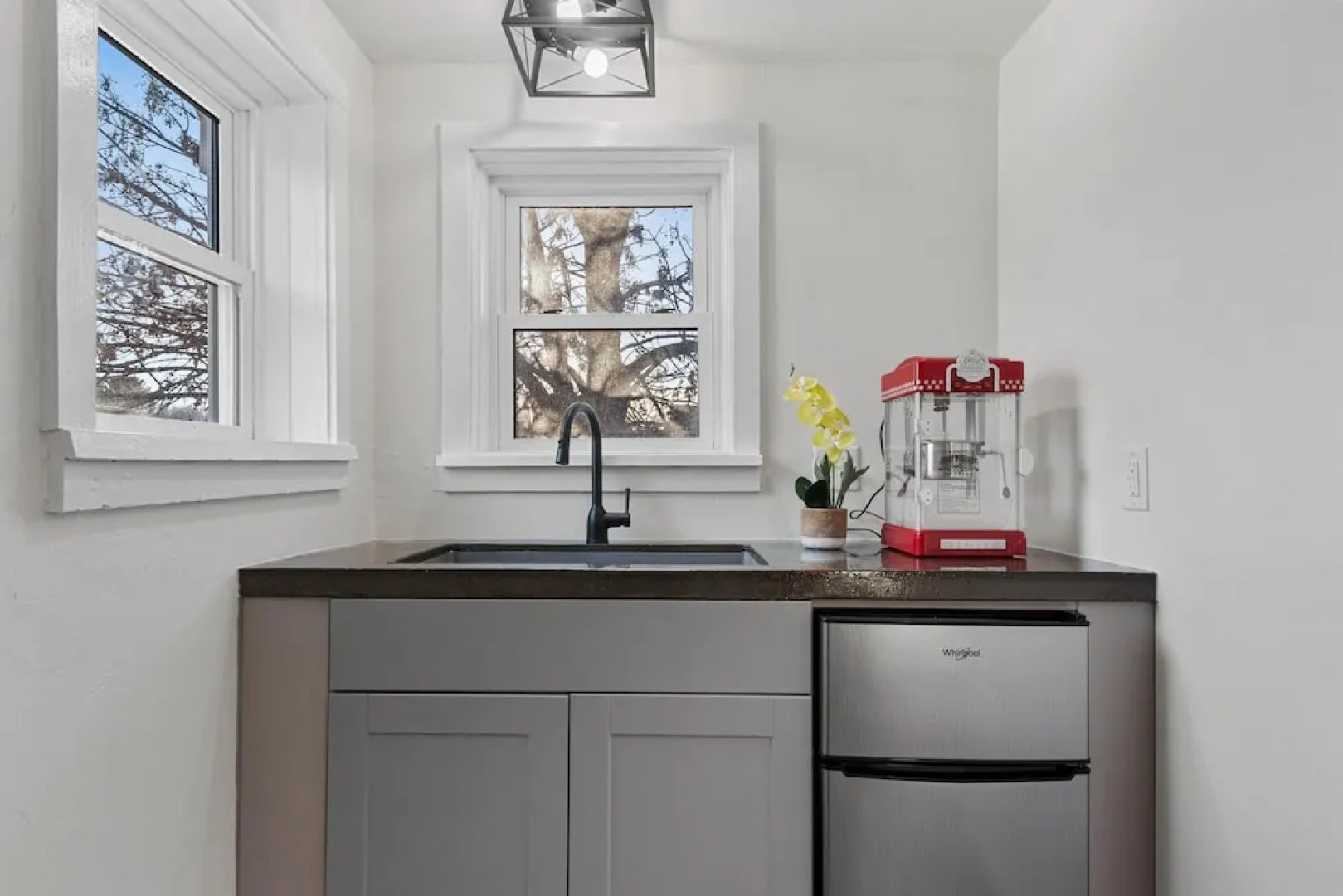 Small Town Retreat- 5br- Movie Theater Room