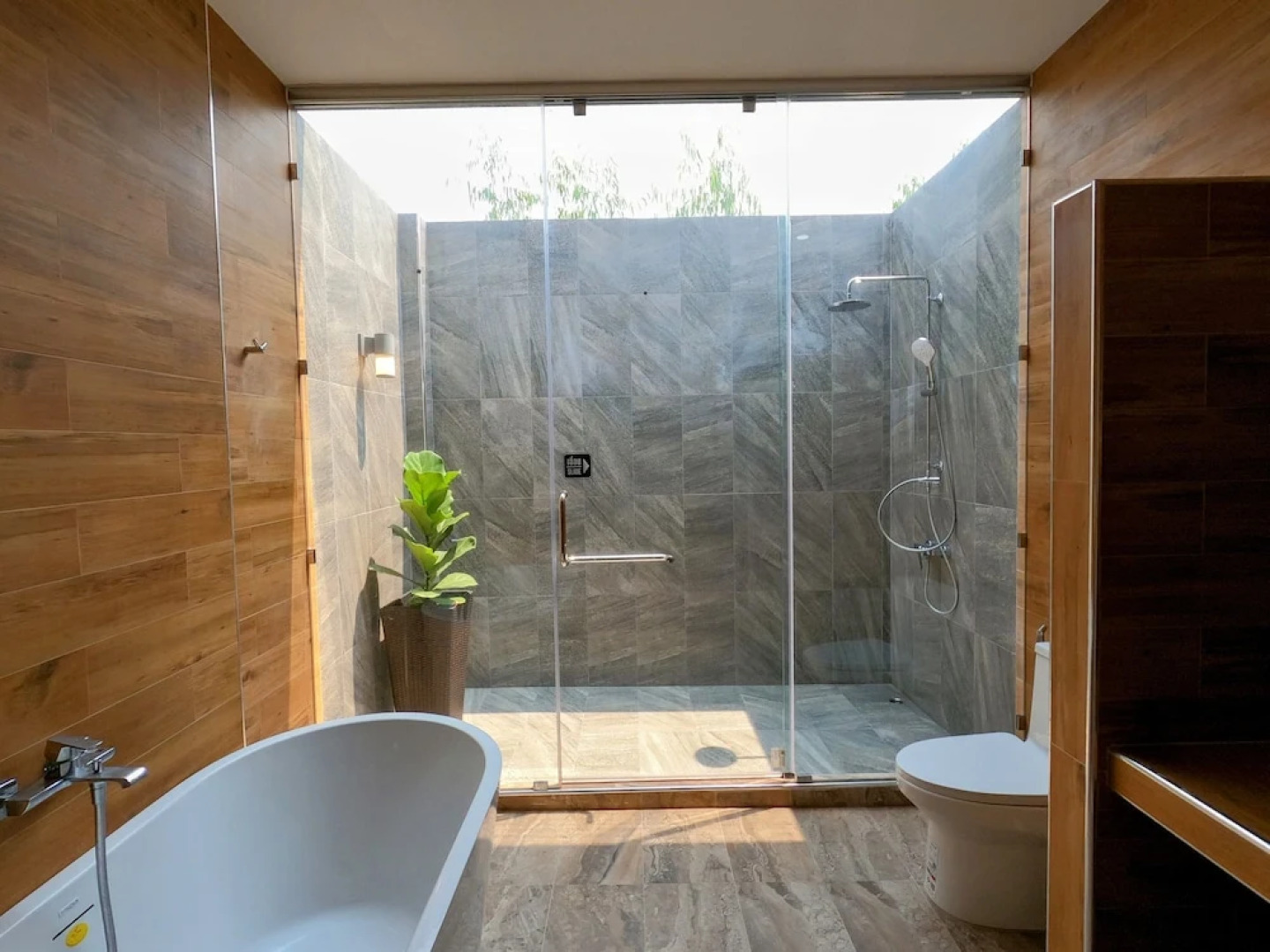 Isan Golf & Adventure Hotel