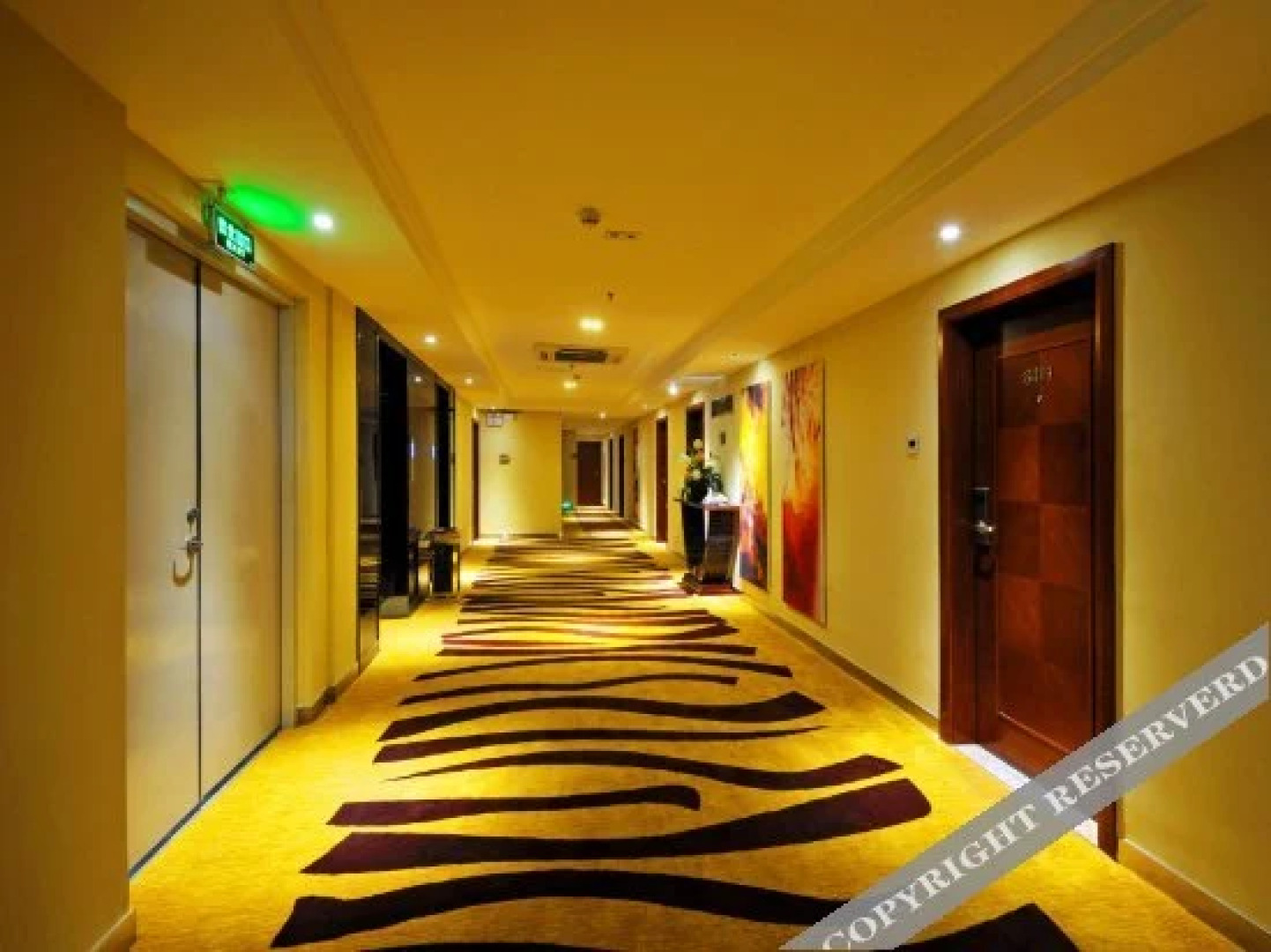 Sunshine Holiday Hotel