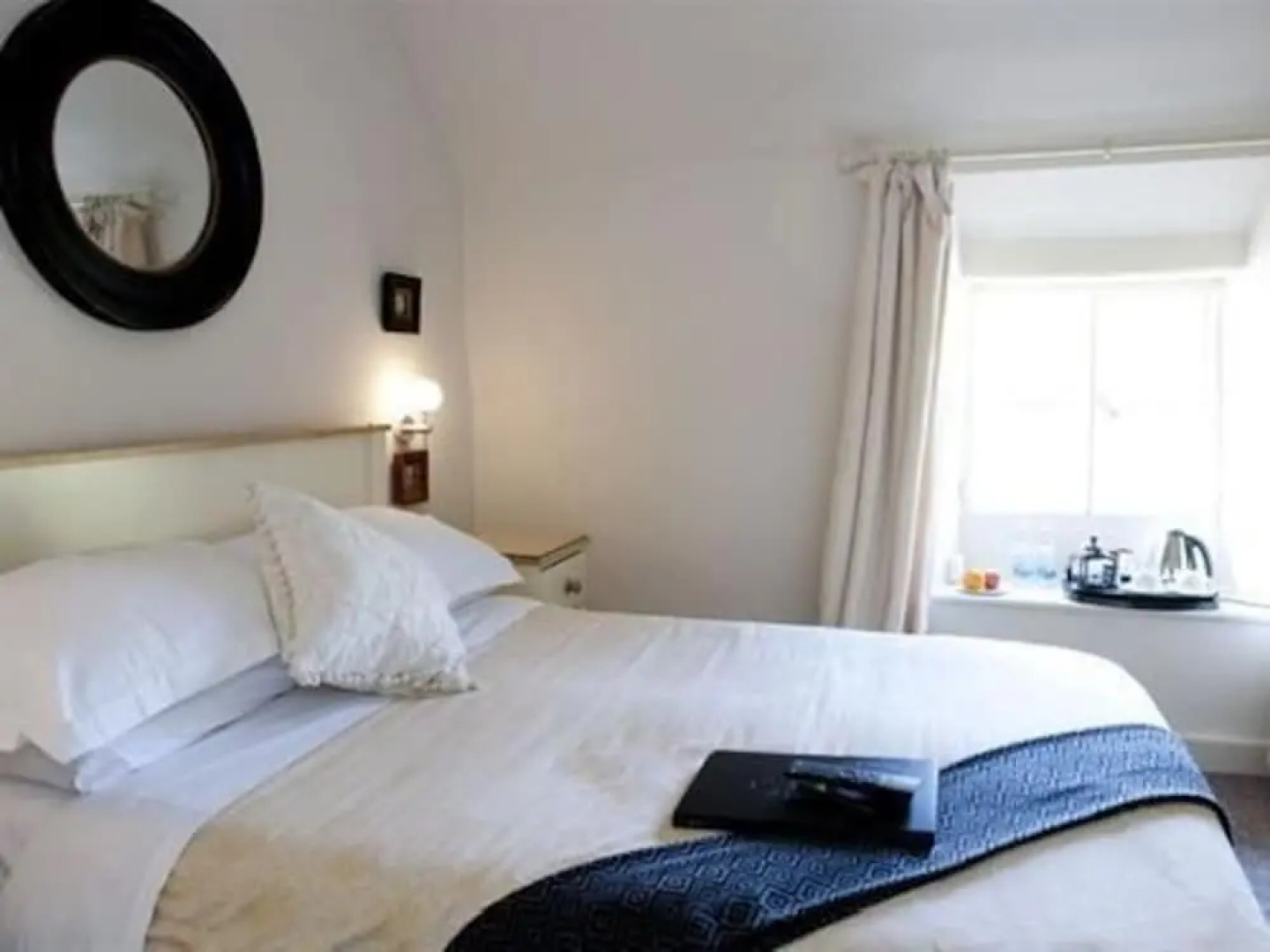 The Hollow Bottom - B&B