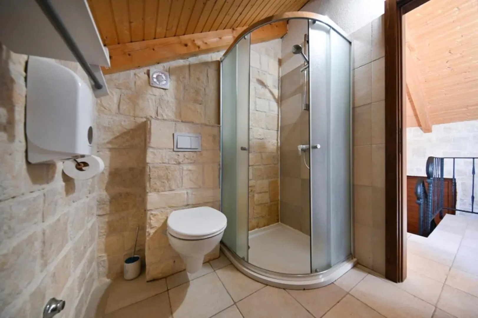 Authentic Stone House Stela & Lea