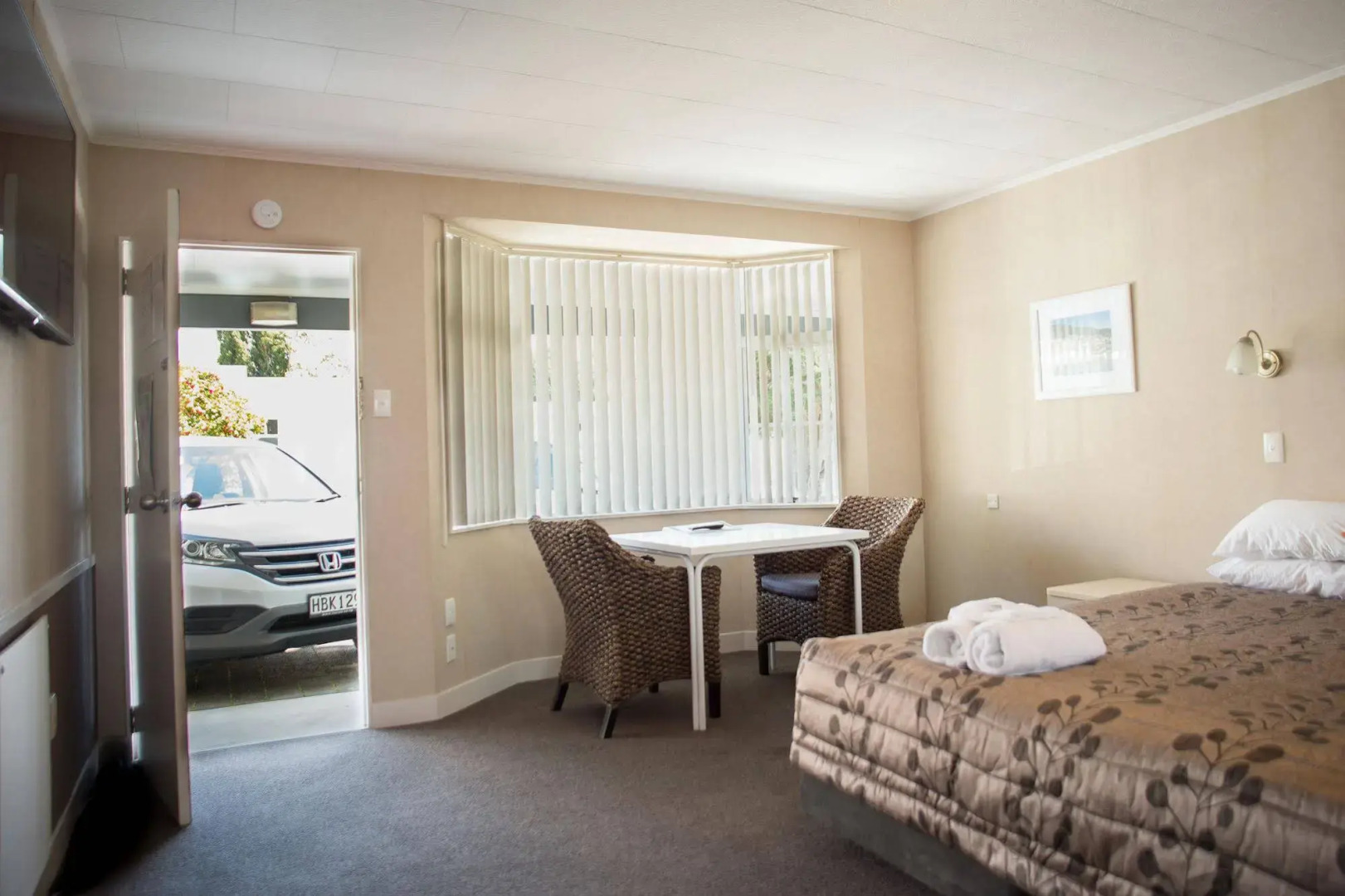 Colonial on Gladstone