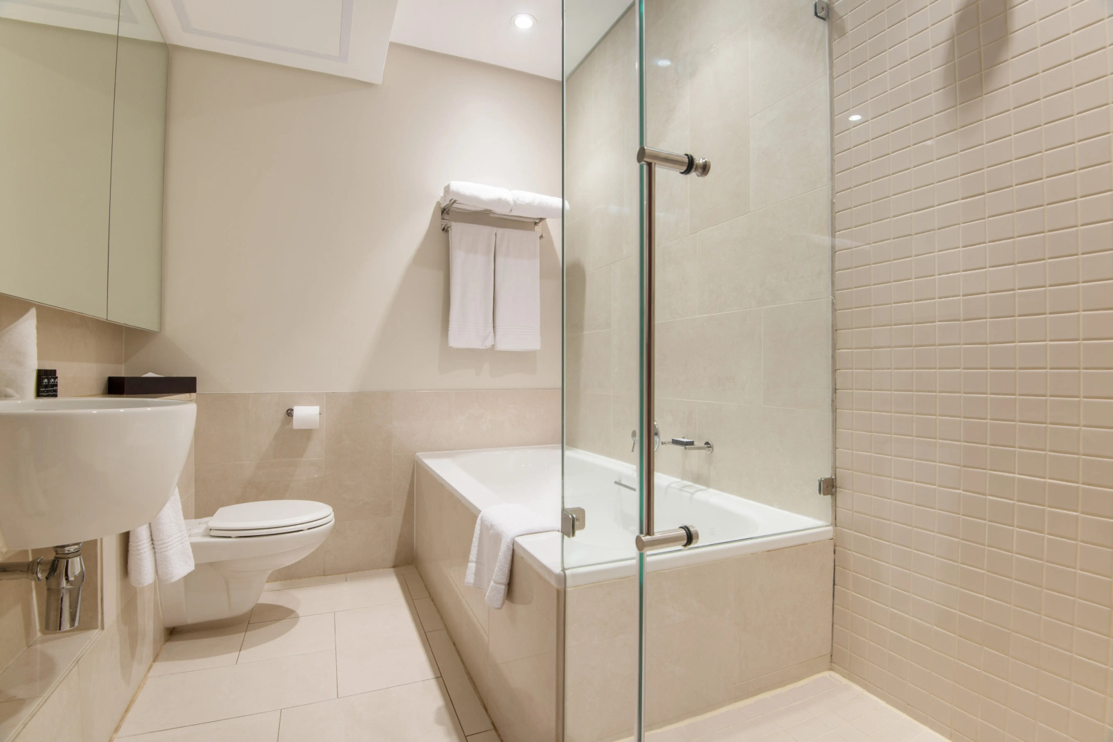 Raphael Penthouse Suites