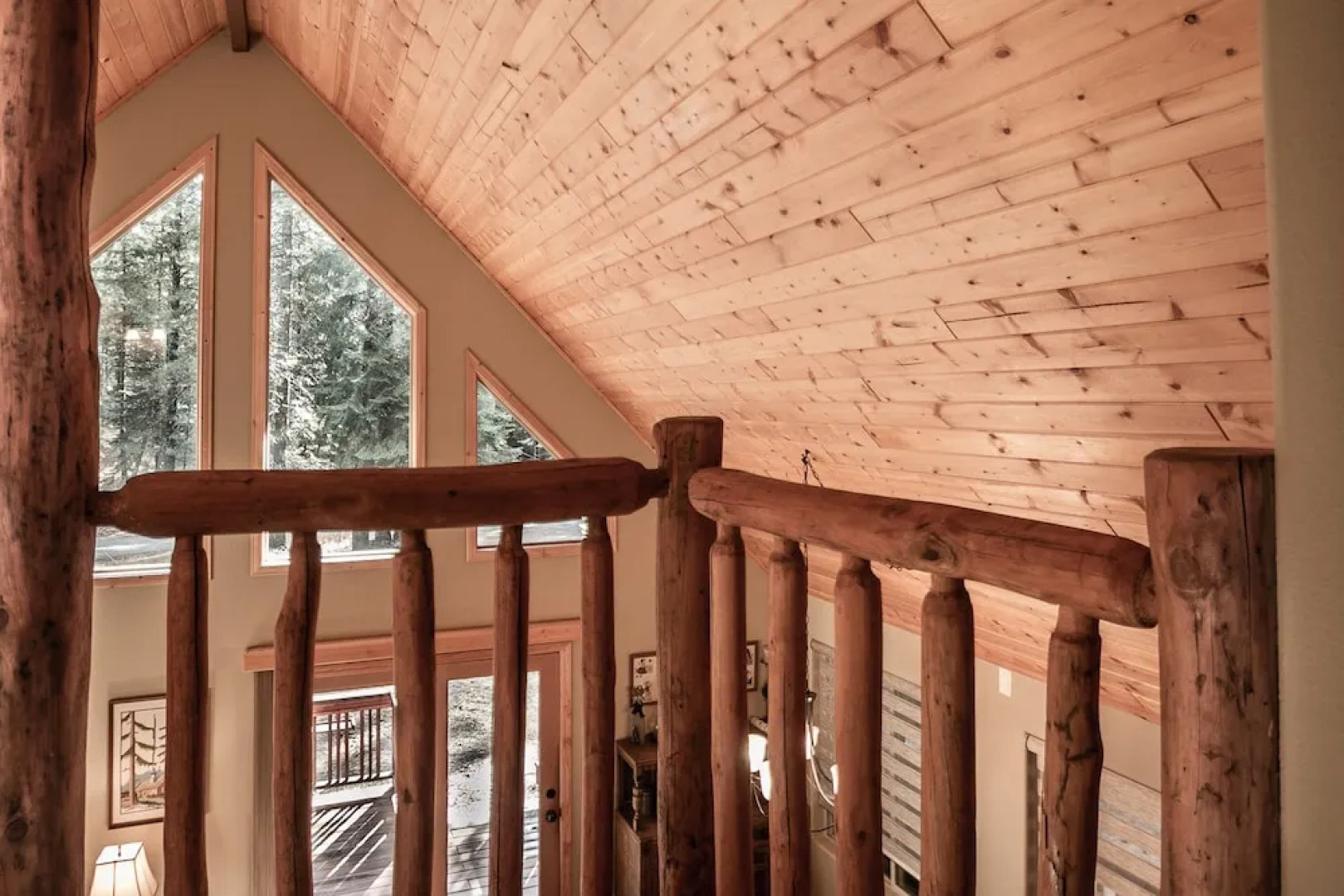 Tivoli Chalet Apartment 3 NW Comfy Cabins