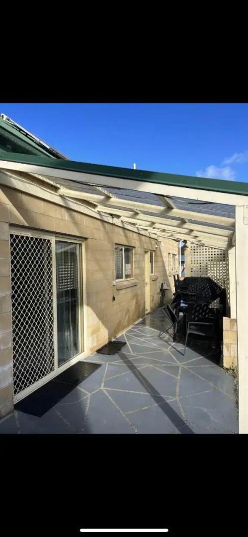 ‘Rose Cottage’ sisters beach accommodation