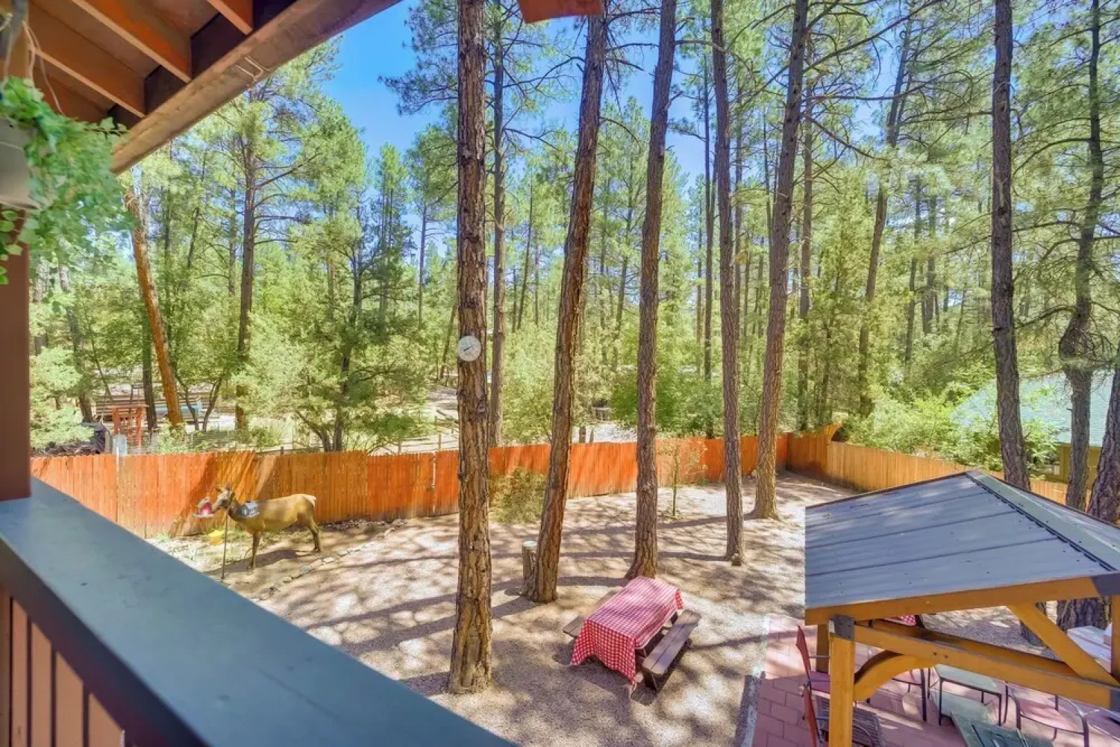 Relax Fireside + Play Games! Hikers Haven in Pine