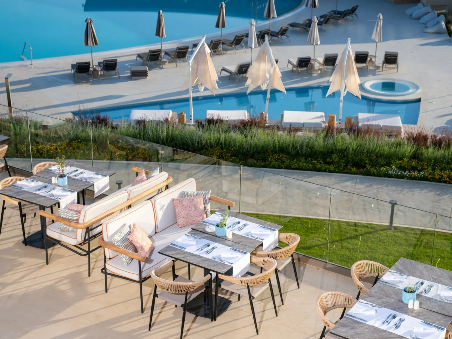 Ammoa Luxury Hotel & Spa Resort