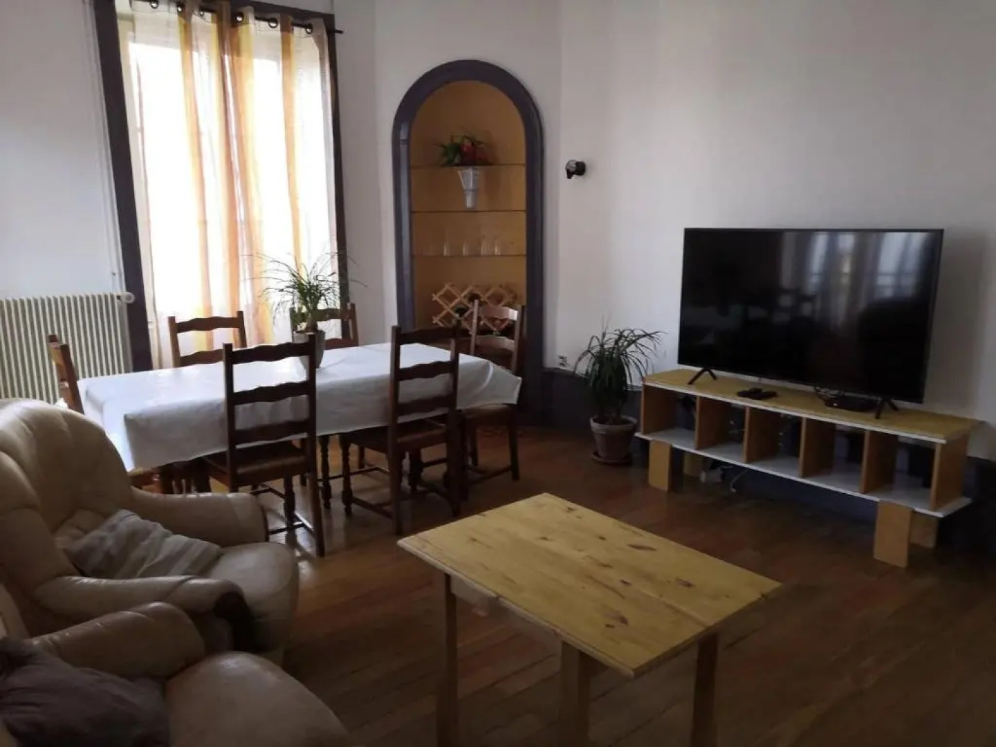 Gray centre ville avec vue sur Saône