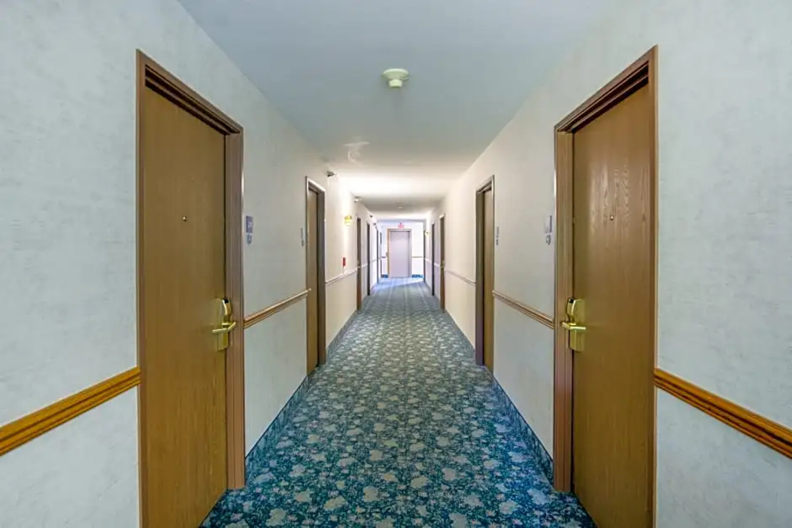 Hotel Osage Beach by the Lake of the Ozarks