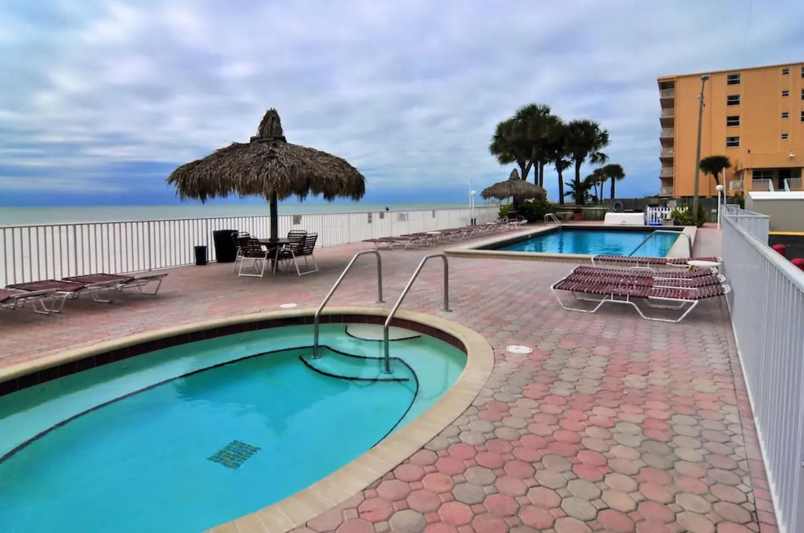 Sea Breeze 303 Apartment