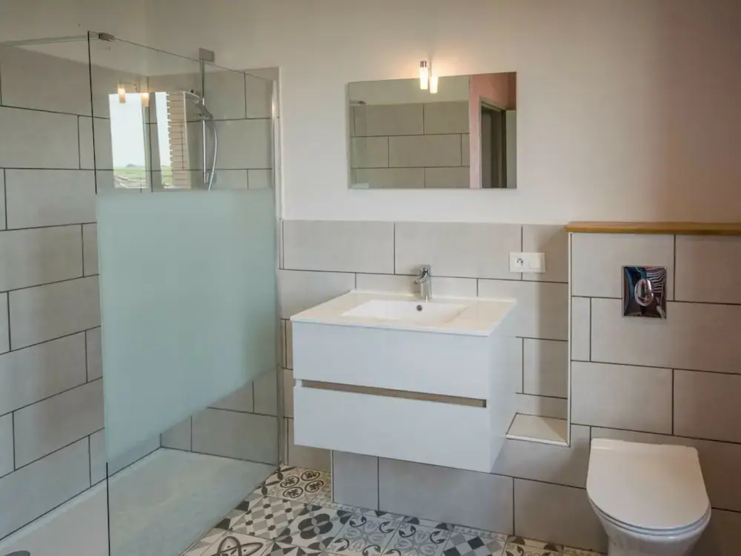 Modern Mansion in Tarn With Pool, Impressive Location