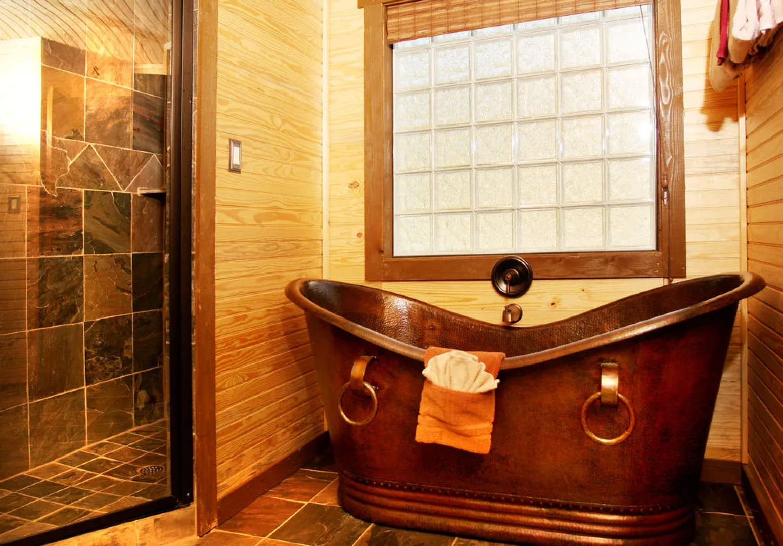 Hideout on the Horseshoe