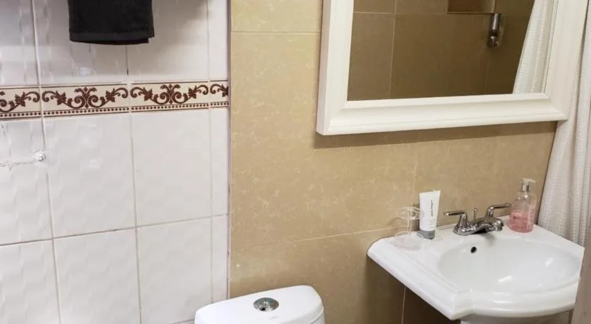 Jam Lodge Hotel & Suites