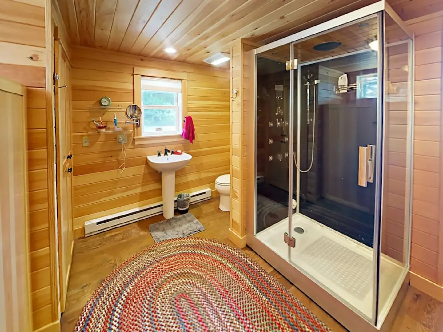 24 Meadow Point Rd Cottage 3 Bedrooms 2.5 Bathrooms Cottage