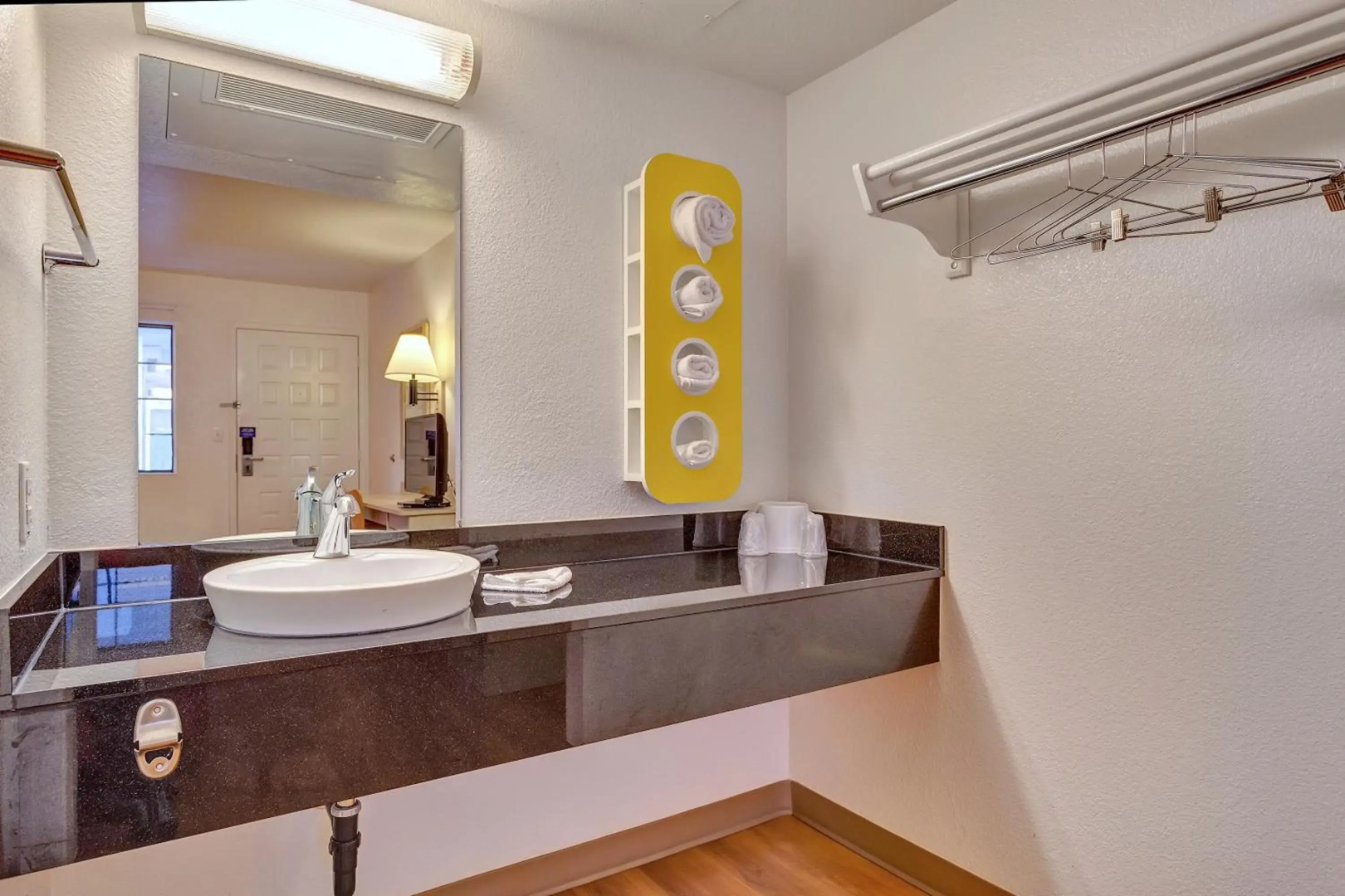 Super 8 by Wyndham Santa Rosa North