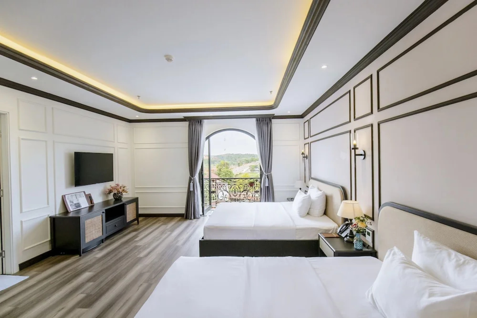 Robin Hotel