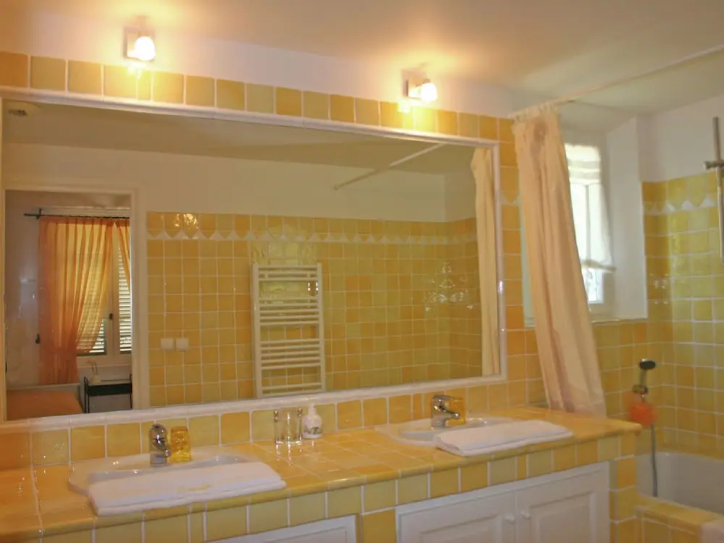 Plush Villa in Saint Tropez with Artistic Interiors & Pool