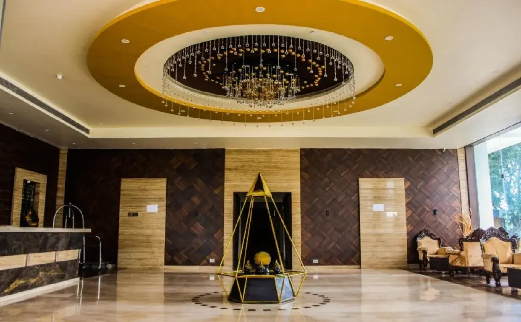 Solitaire Hotel and Resort