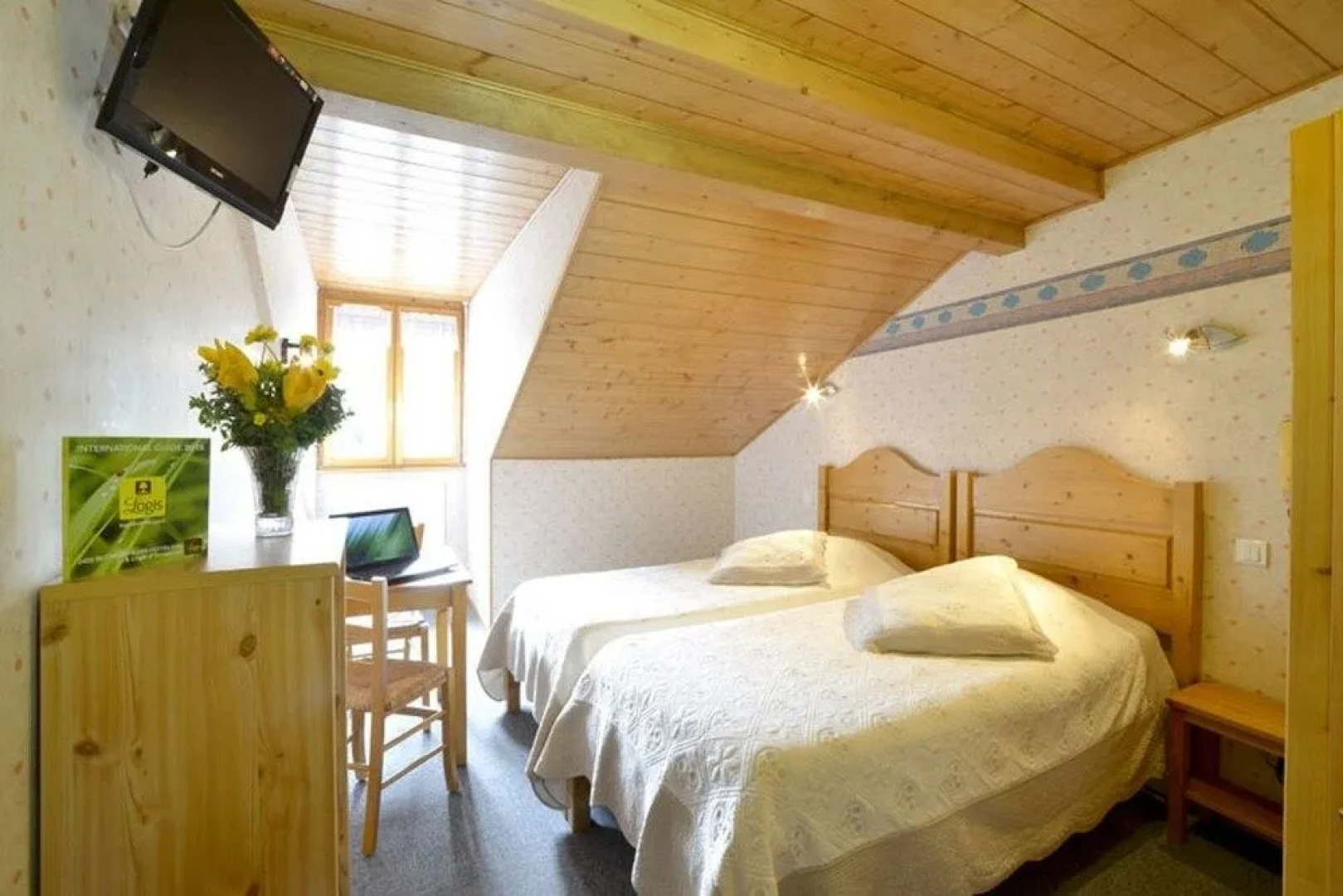 Logis Hôtel Les Bruyères