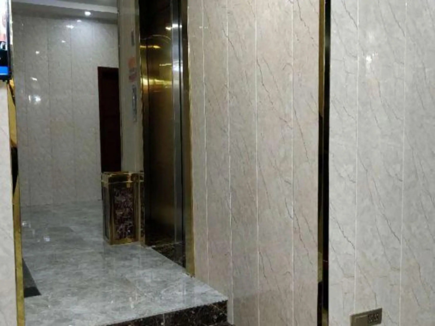 Anlu foreign trade business hotel