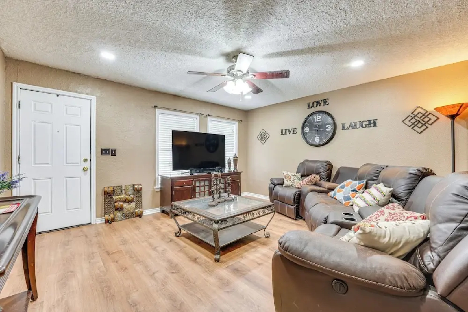 Fire Pit & Grill: Victoria Home Near Downtown