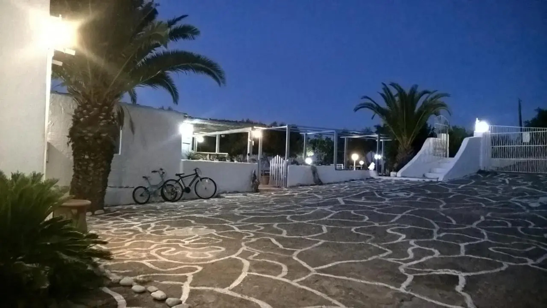 Bellevue Village Apartments Studios