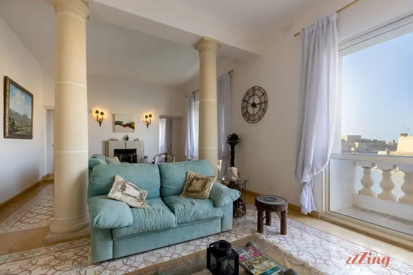 Eclectic Apartment With Incredible Harbour Views