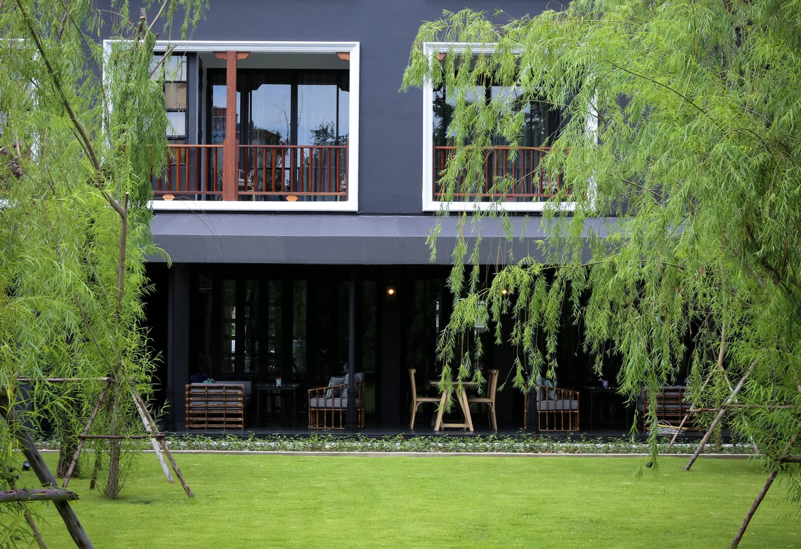 Hotel Ping Silhouette