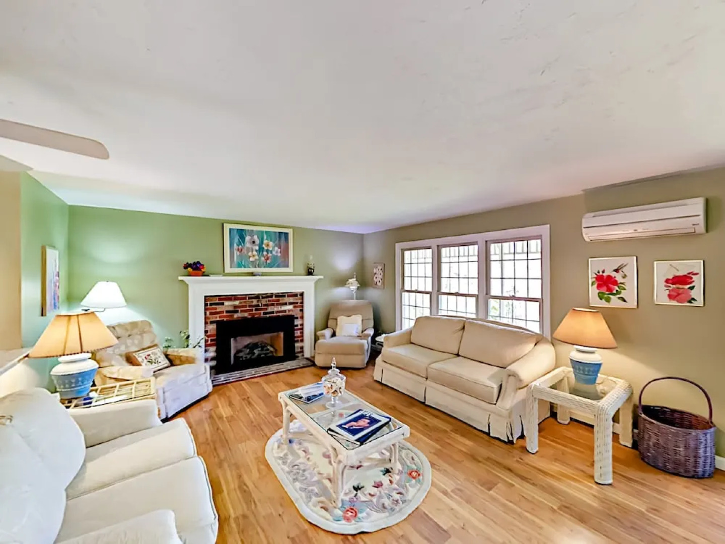 312 Carriage Lane Home - 4 Br home by RedAwning