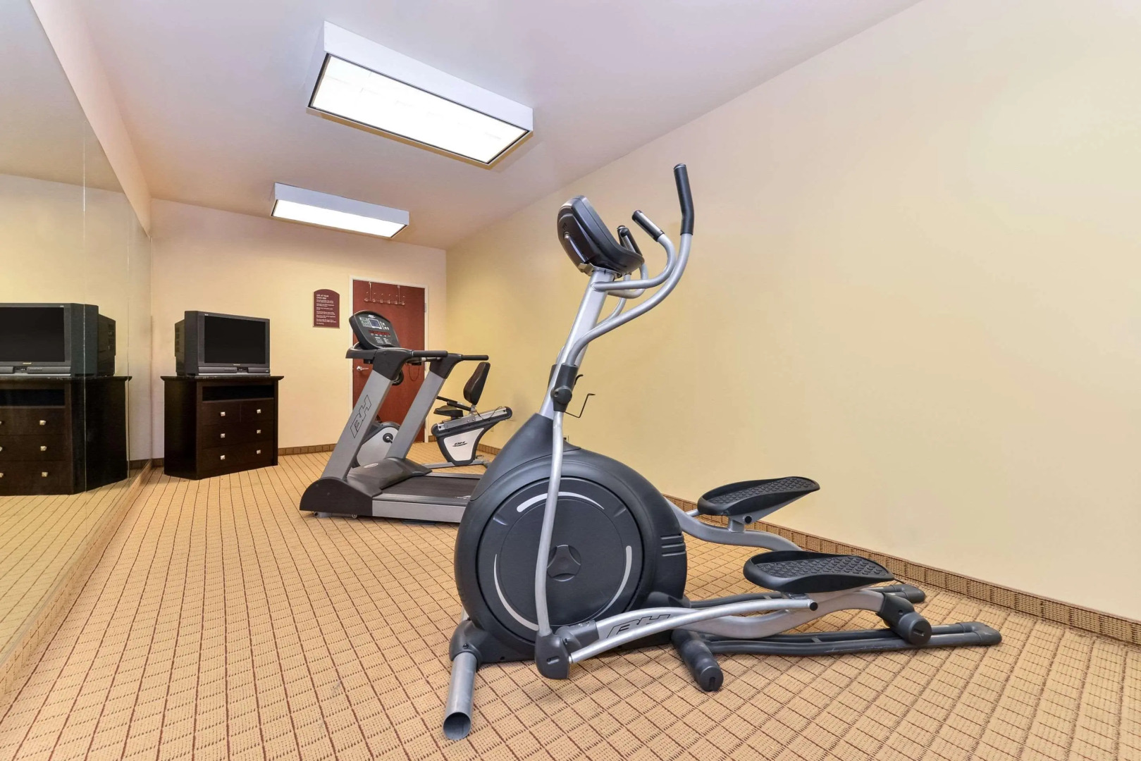 Express Inn & Suites