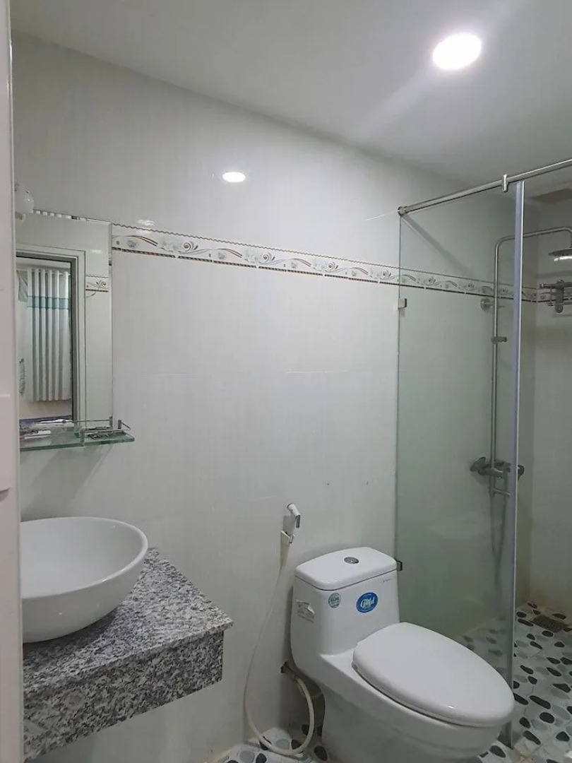 Alice's Happiness House