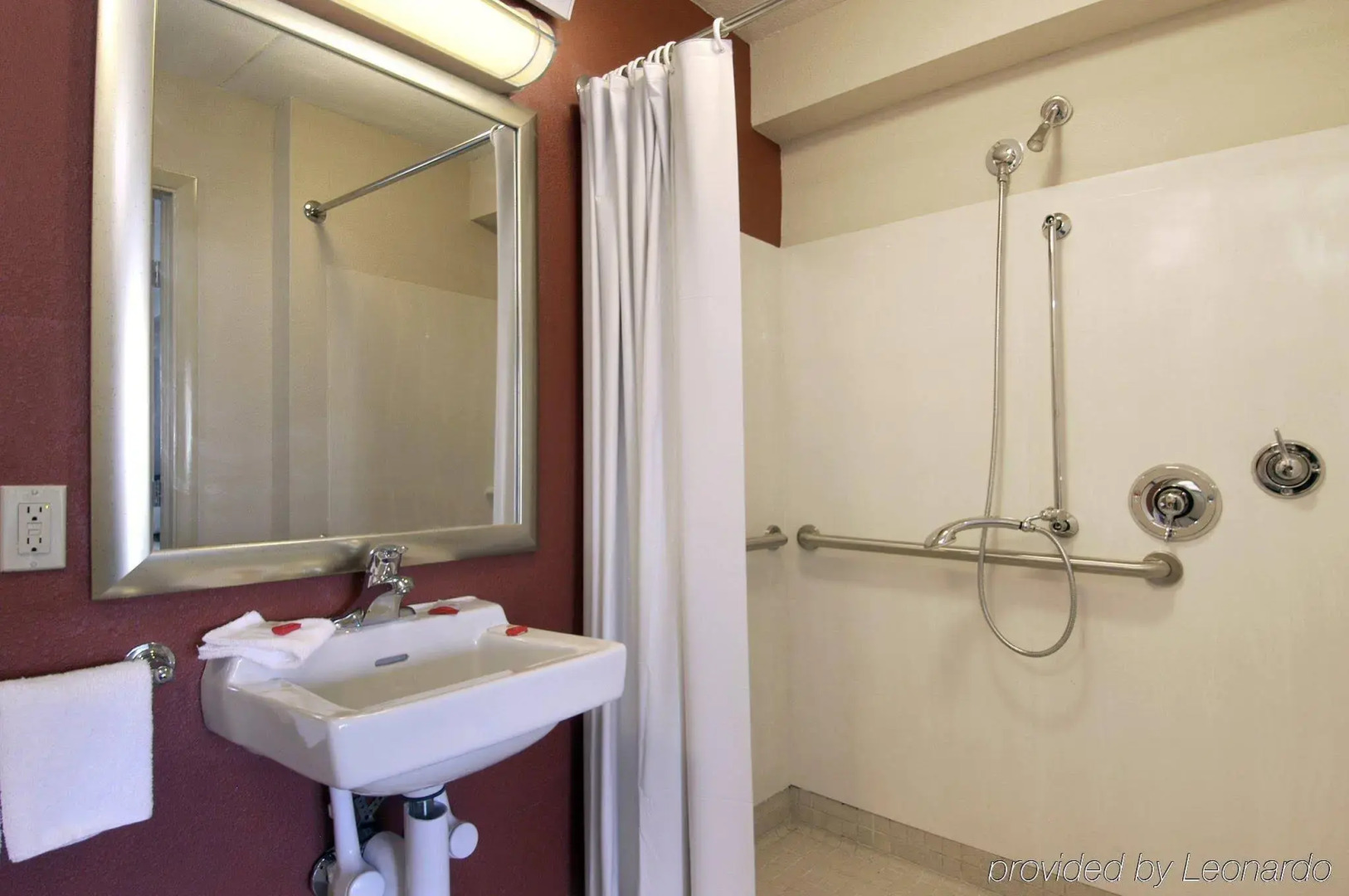 Red Roof Inn Cincinnati - Sharonville