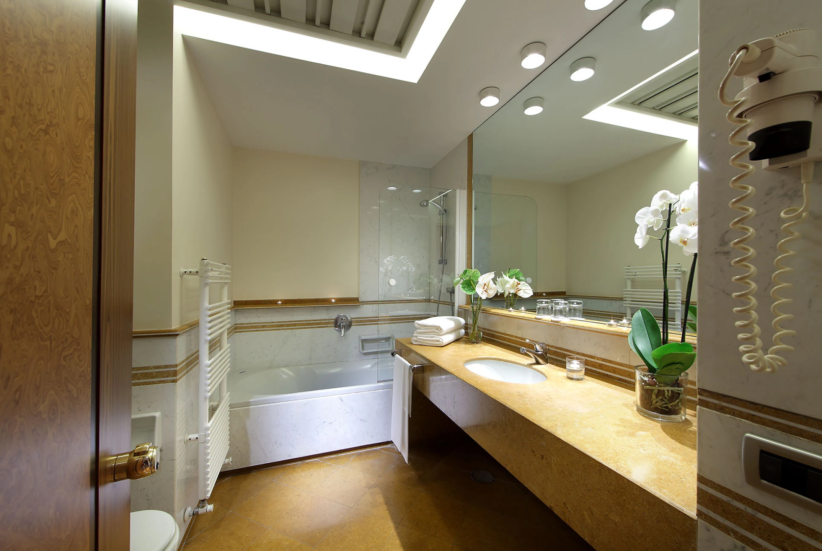 Отель Exe Majestic