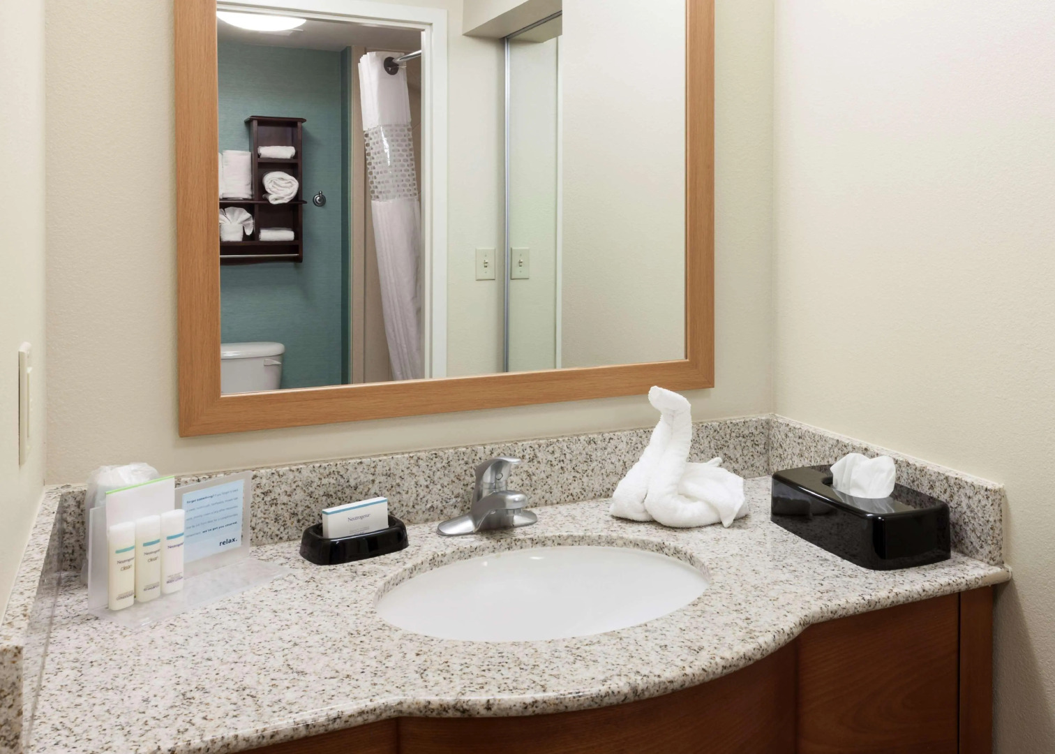 Hampton Inn & Suites St. Louis at Forest Park