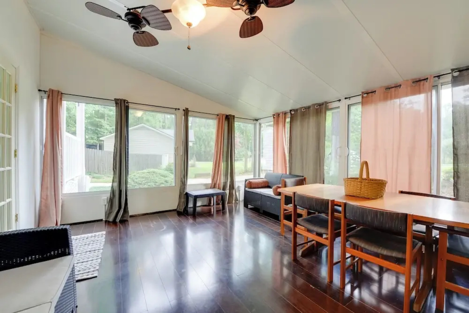 Cozy Cary Abode ~ 10 Mi to Downtown Raleigh!