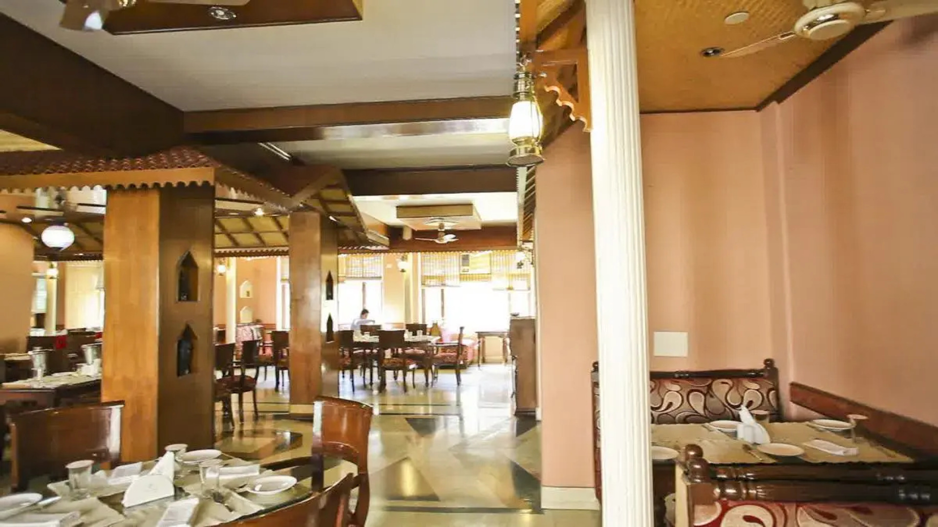 Hotel Vasundhara Palace Rishikesh