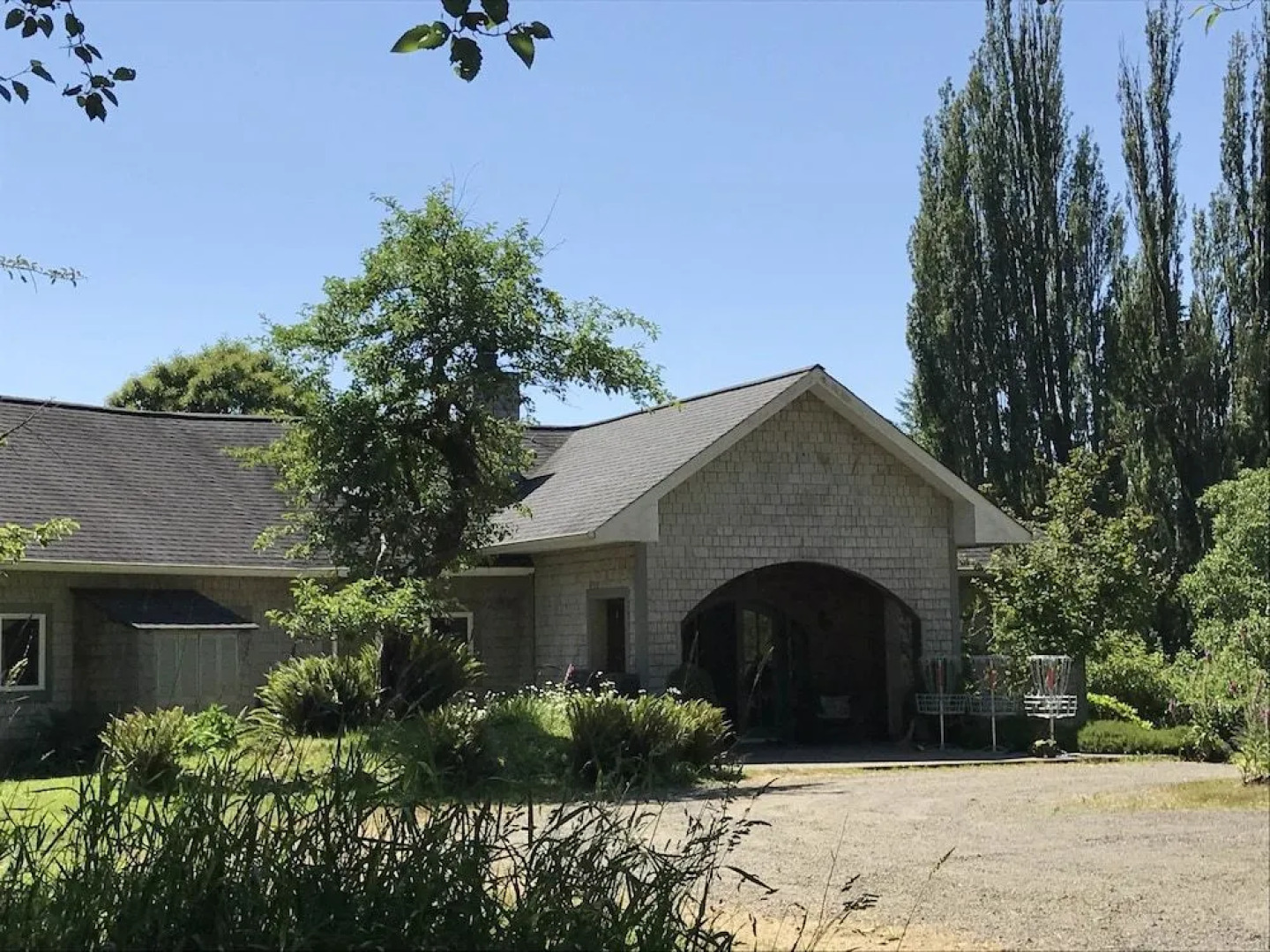 Lucky Mud Inn and Disc Golf Resort