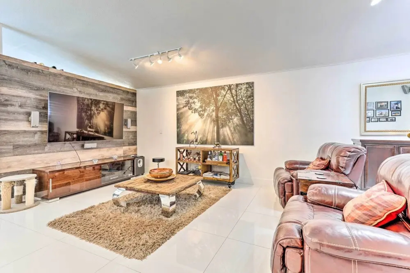 Sunny Miami Retreat - Pool, Patio & Gas Grill!