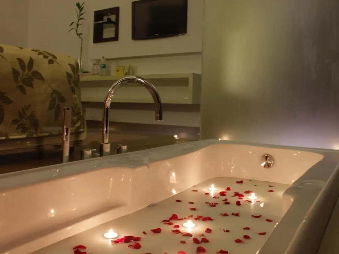 Ramee Grand Hotel and Spa, Pune