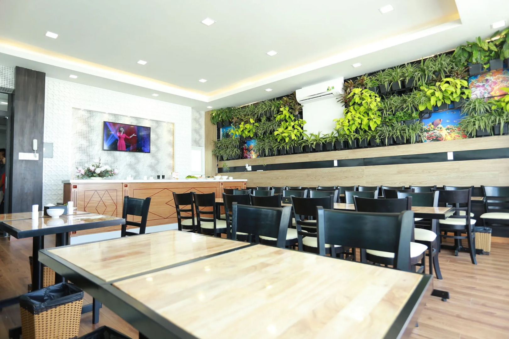 Vivian Hotel Saigon Airport