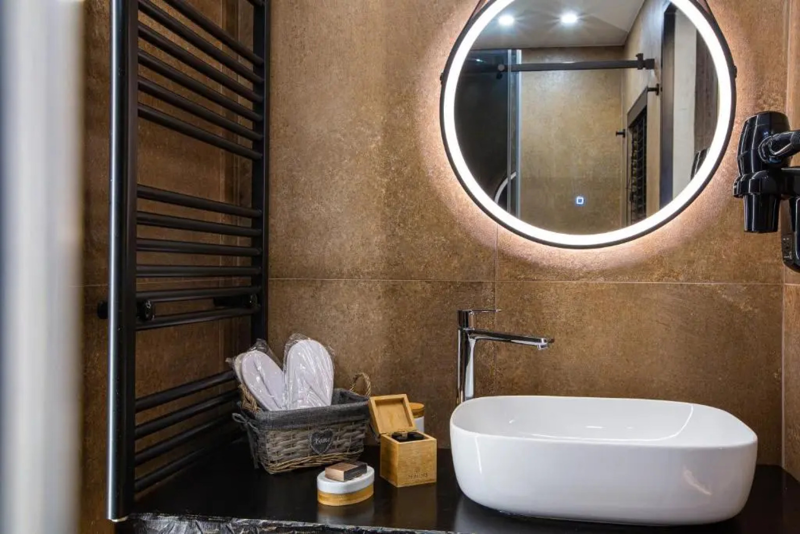 Adryades luxury apartments