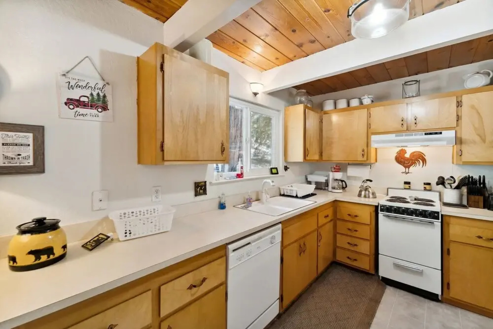 Cozy, Cute, Cabin In The Woods 3 Bedroom Cabin by RedAwning