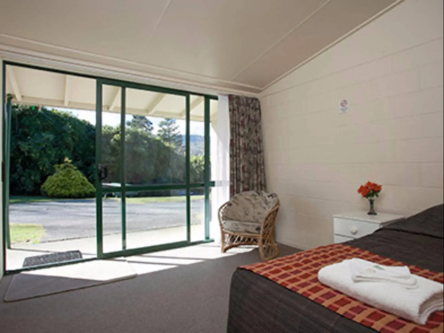 Opal Hot Springs & Holiday Park