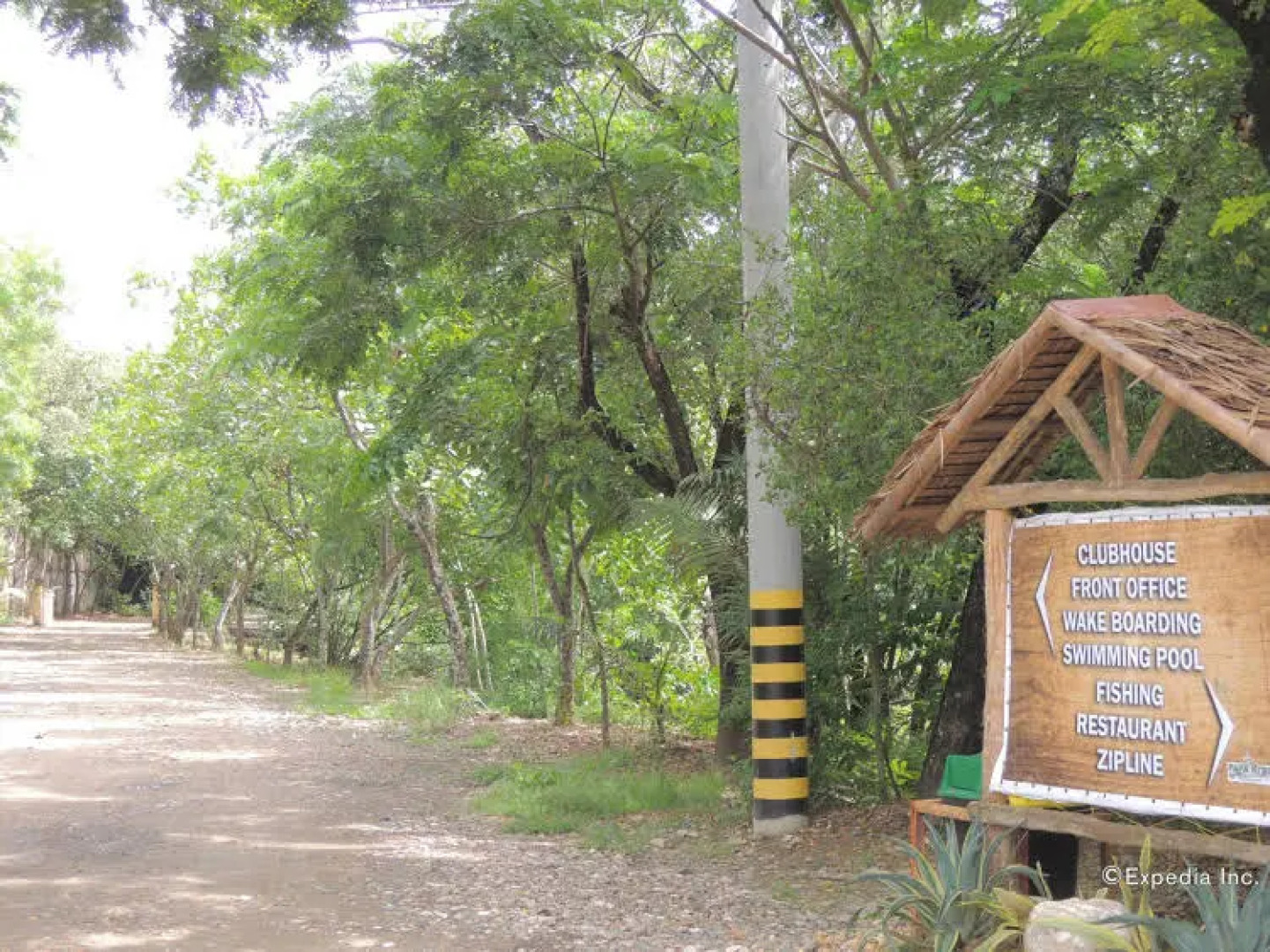 Papa Kit's Marina Resort