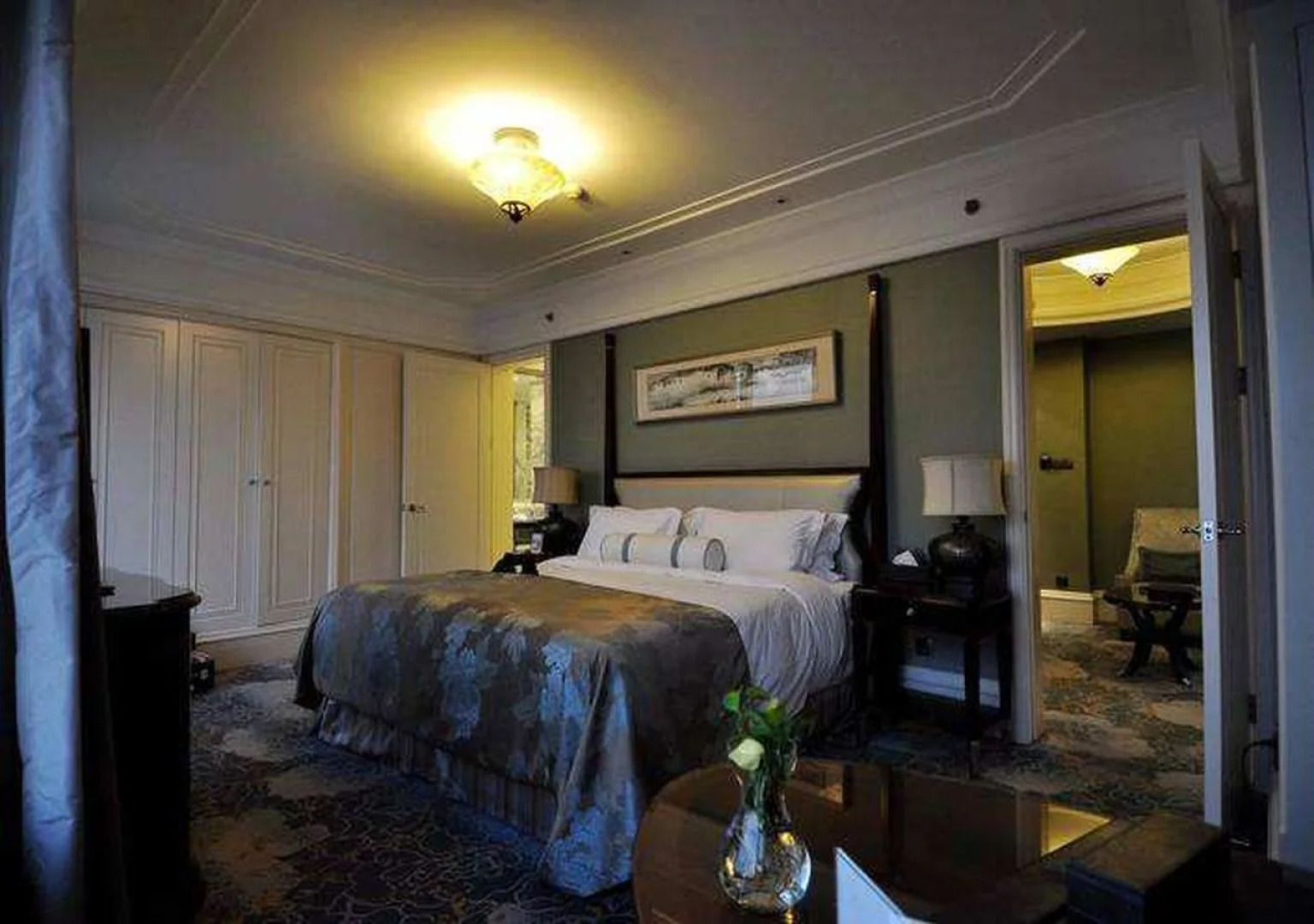 The Bund Riverside Hotel